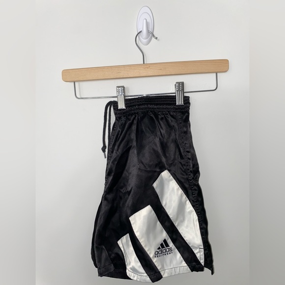 Men’s adidas shorts - Picture 2 of 3